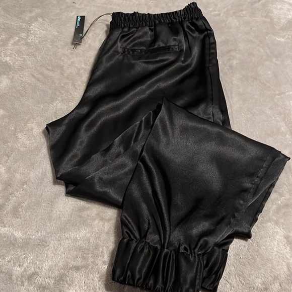 She said joggers - Picture 13 of 15